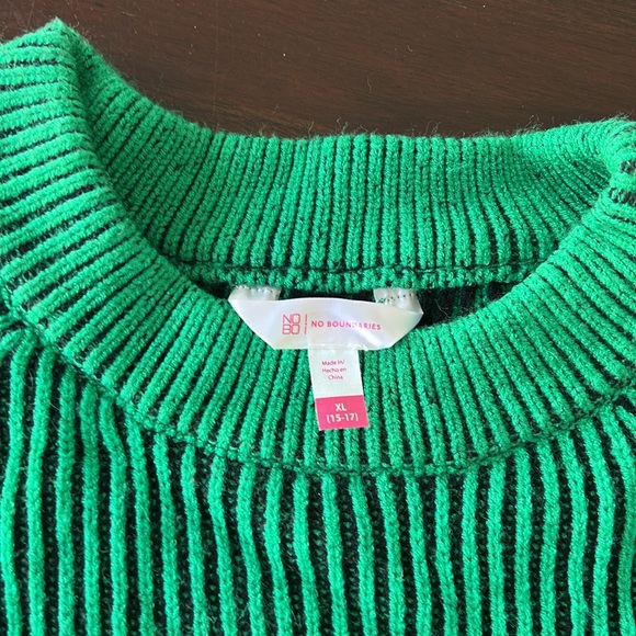 NWT* Green/Black stripe sweater - Picture 4 of 4